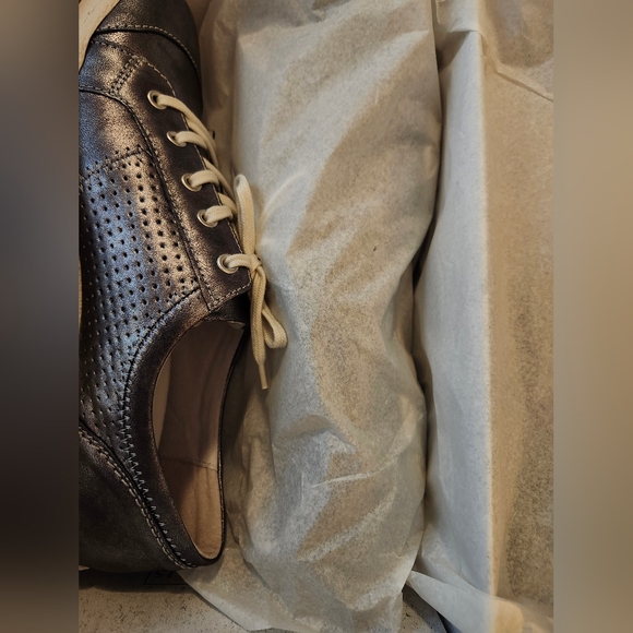 NEW JOSEF SEIBEL BASALT ANTIK METALLIC OXFORD SNEAKER SILVER 41 9.5 10 - Picture 9 of 11